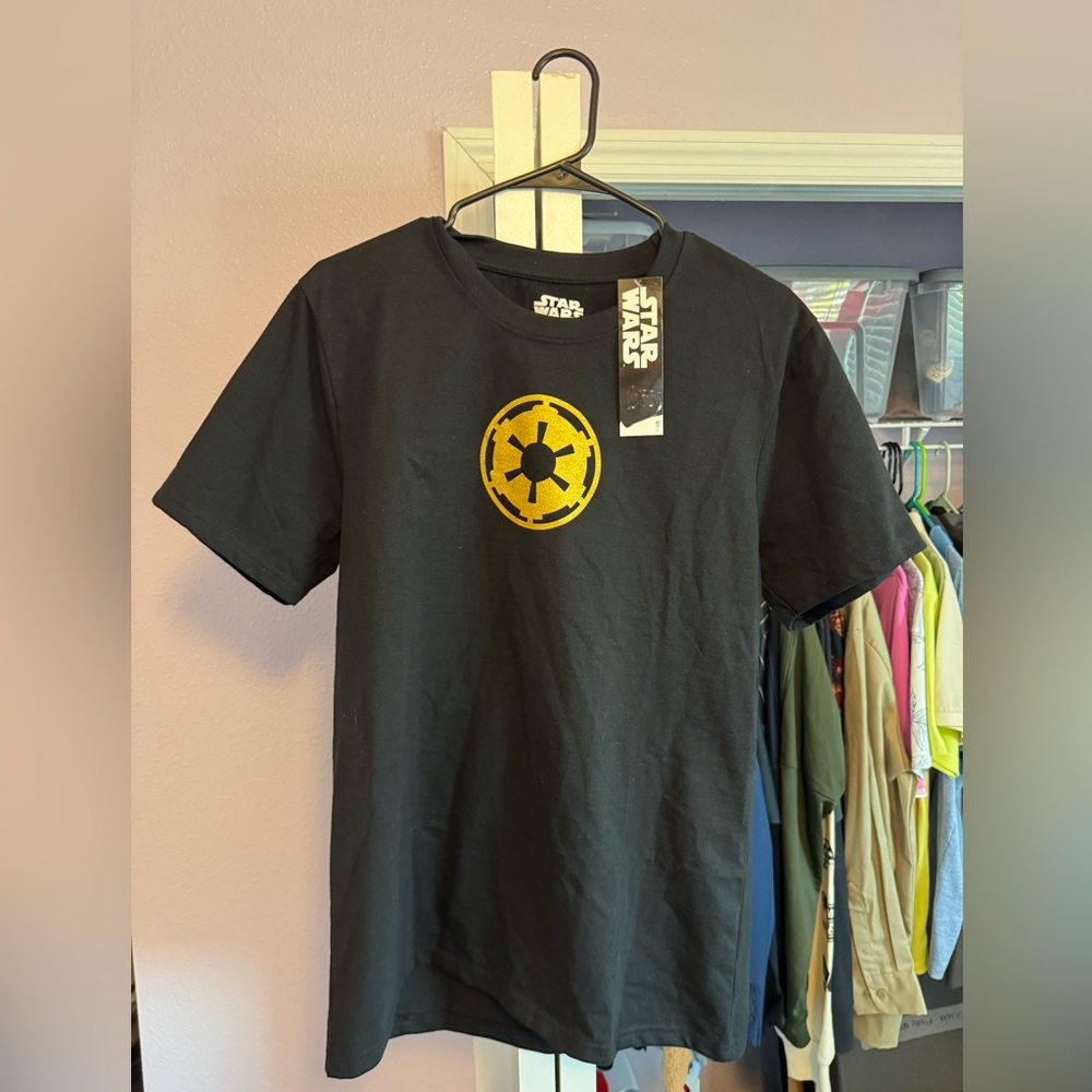 Star Wars Men’s Vader Short Sleeve Black Graphic Tshirt. NWT